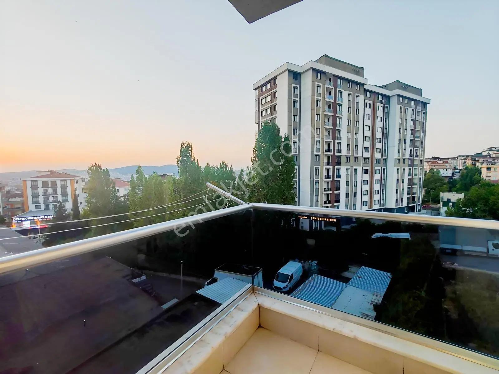 Yenidoğan Merkezde Şehir Manzaralı 2+1 Arakat Yatırımlık Daire — fotoğraf 5
