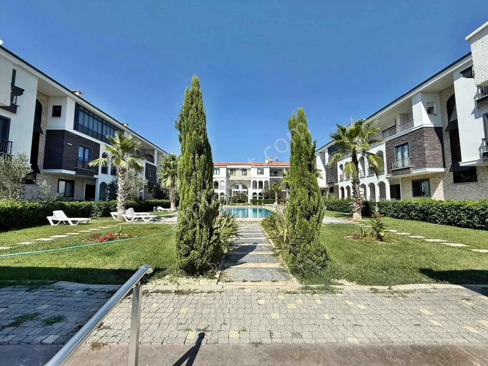 ▀güçten Gürede Şahane Modern Bahçe&havuzlu Lüx Tasarım 1+1 Daire