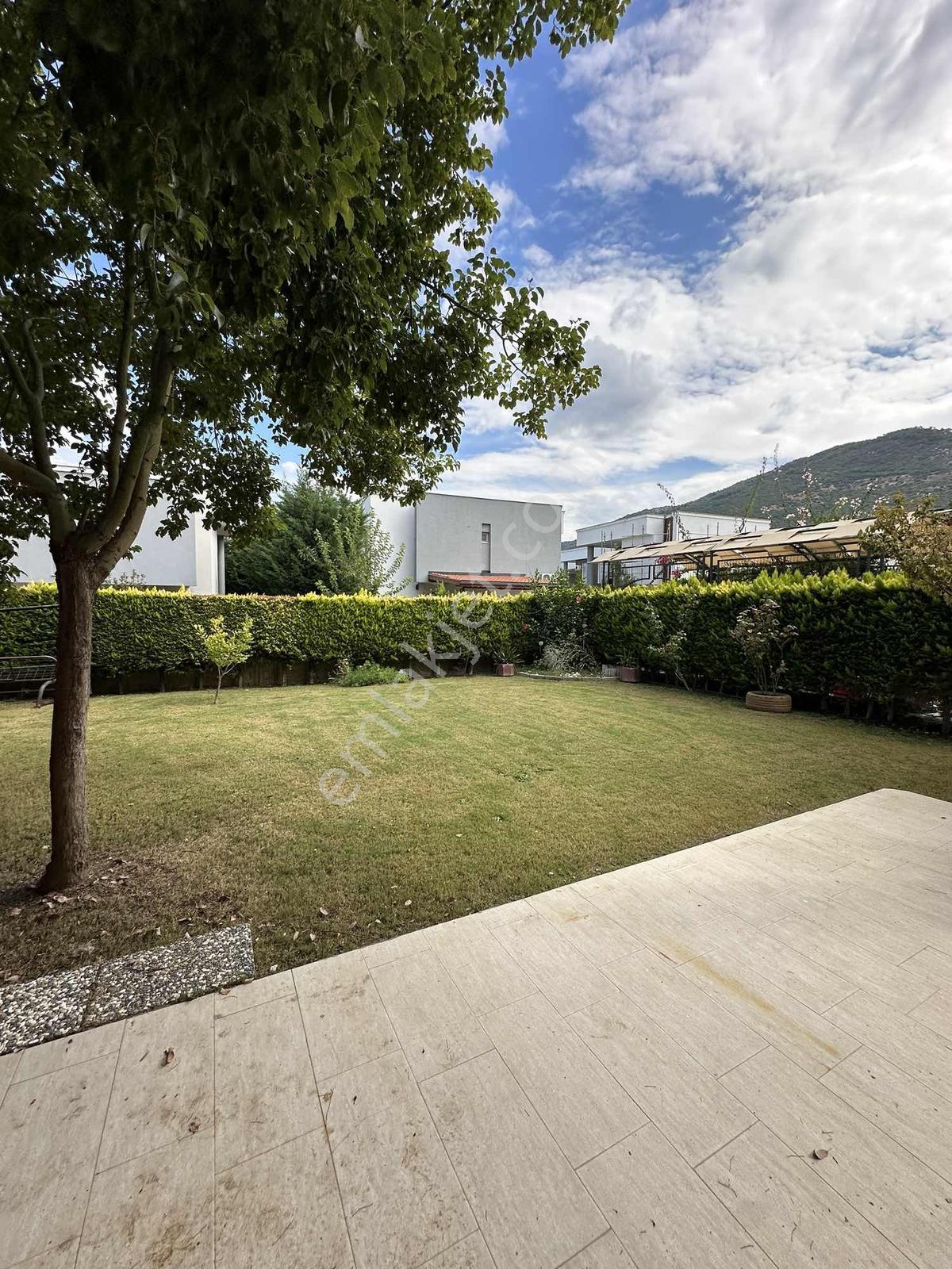 Güzelçamlı'da 600 M2 Bahçeli 5+1 Satılık Villa — fotoğraf 2