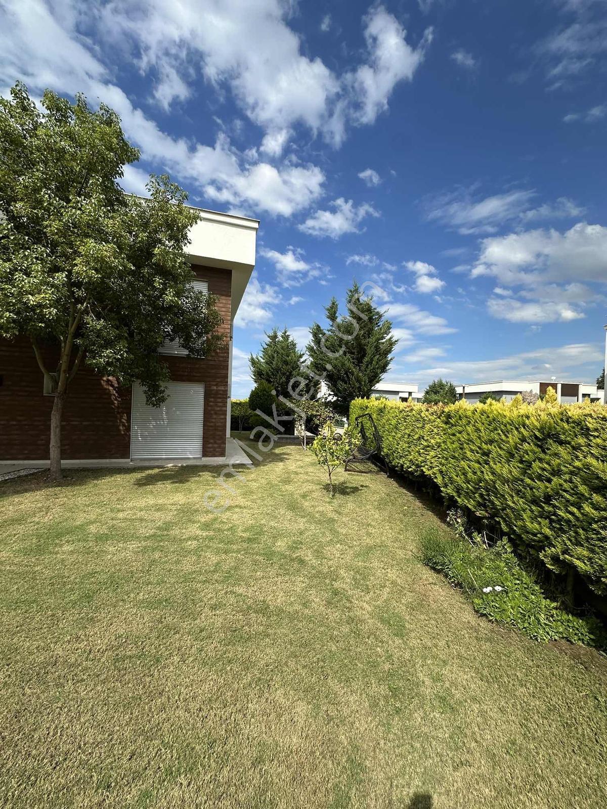 Güzelçamlı'da 600 M2 Bahçeli 5+1 Satılık Villa — fotoğraf 4