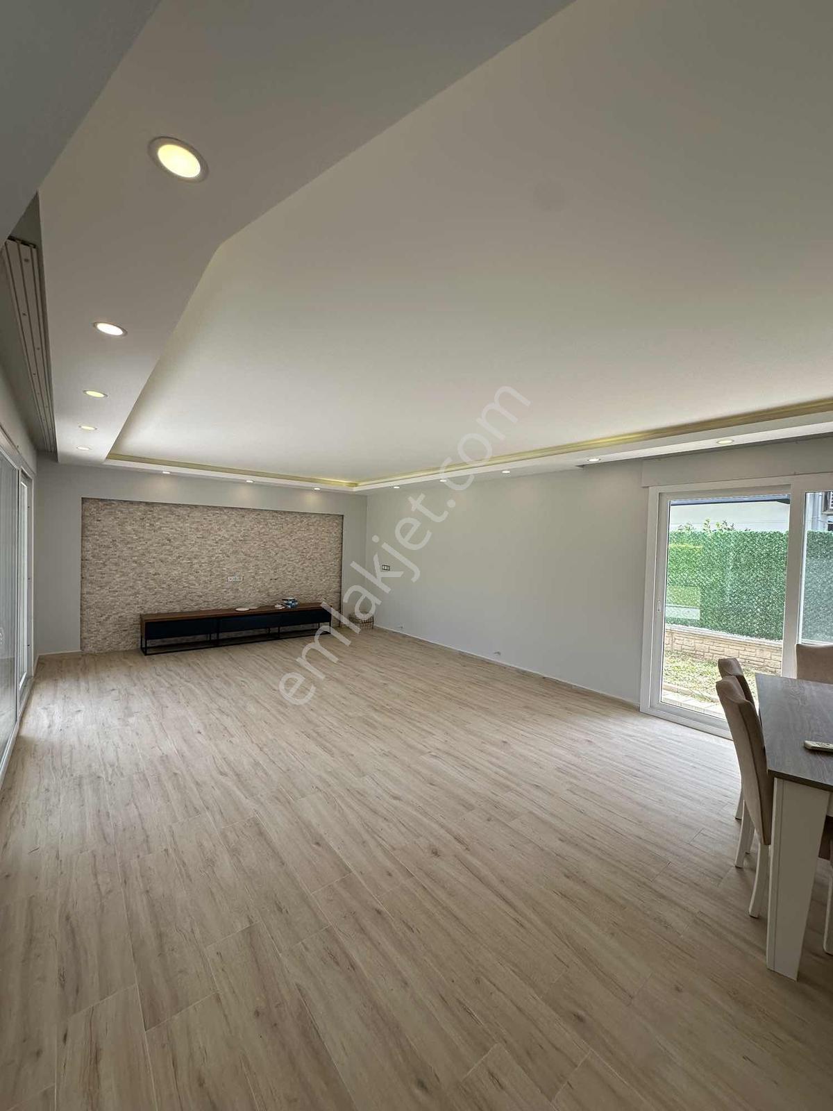 Güzelçamlı'da 600 M2 Bahçeli 5+1 Satılık Villa — fotoğraf 11