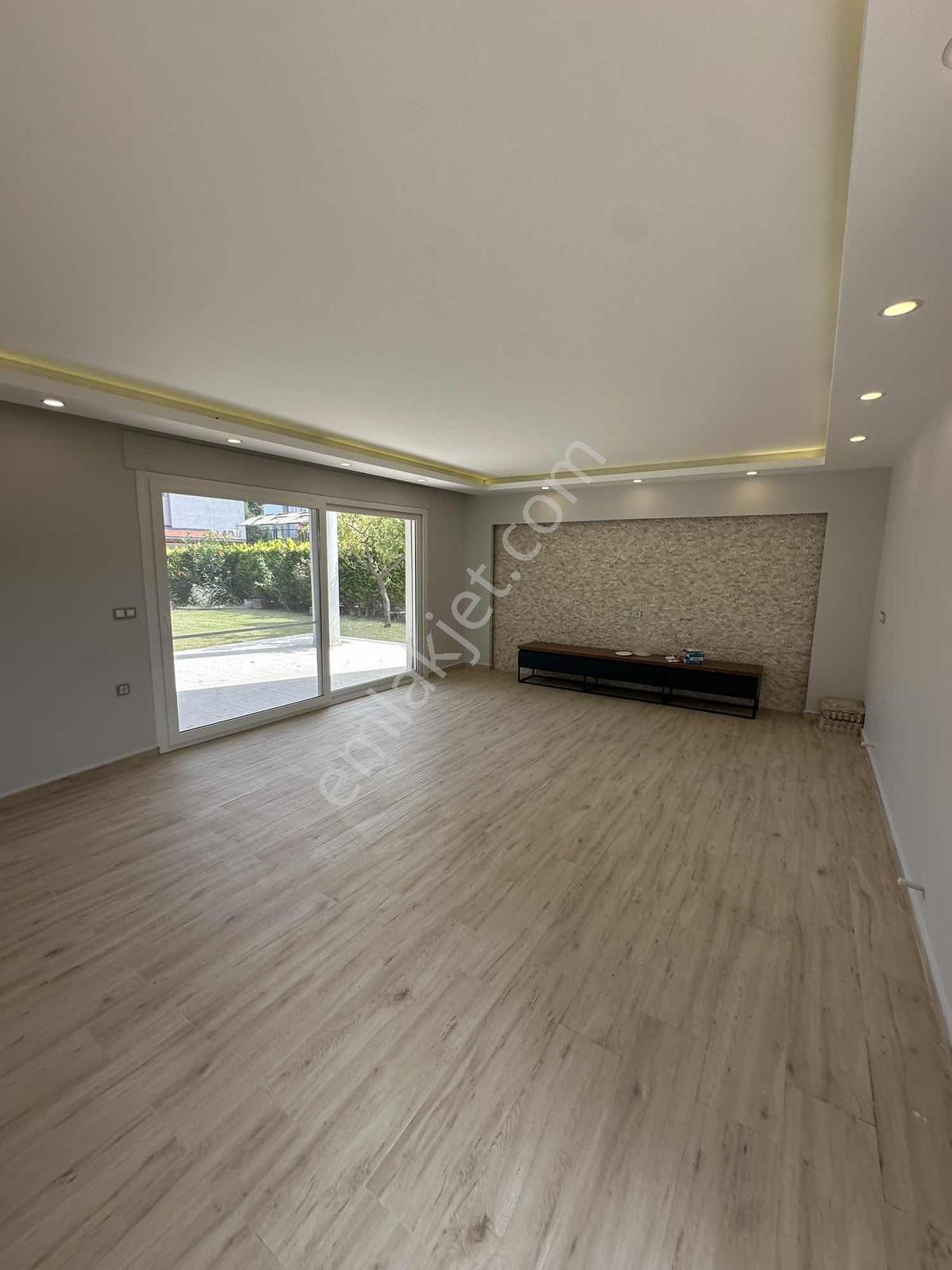 Güzelçamlı'da 600 M2 Bahçeli 5+1 Satılık Villa — fotoğraf 12