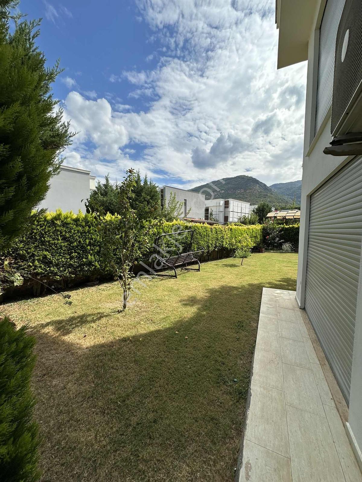 Güzelçamlı'da 600 M2 Bahçeli 5+1 Satılık Villa — fotoğraf 18