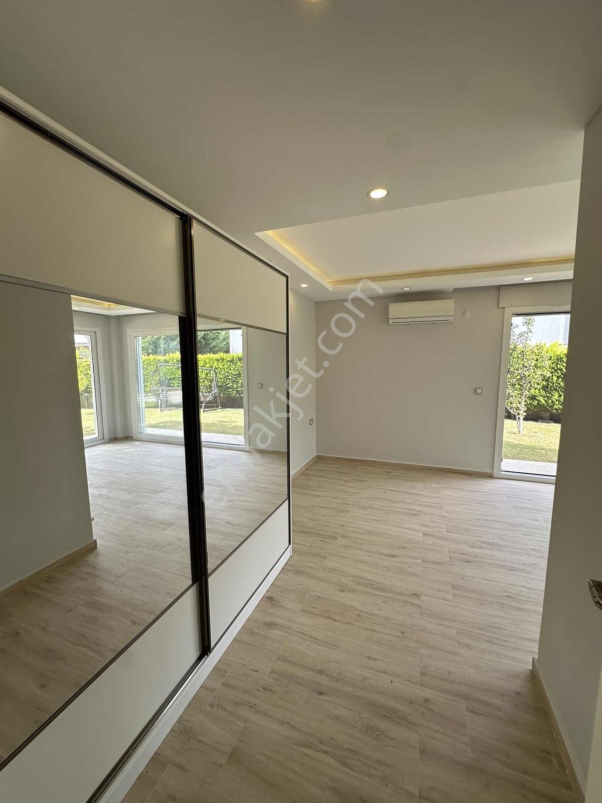Güzelçamlı'da 600 M2 Bahçeli 5+1 Satılık Villa — fotoğraf 20