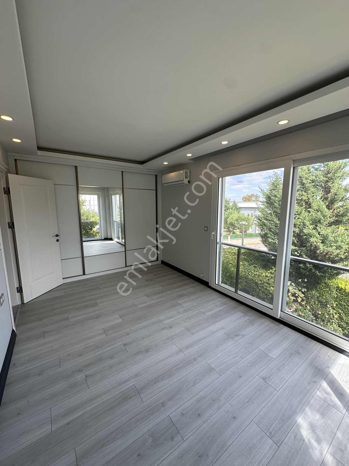 Güzelçamlı'da 600 M2 Bahçeli 5+1 Satılık Villa — fotoğraf 26