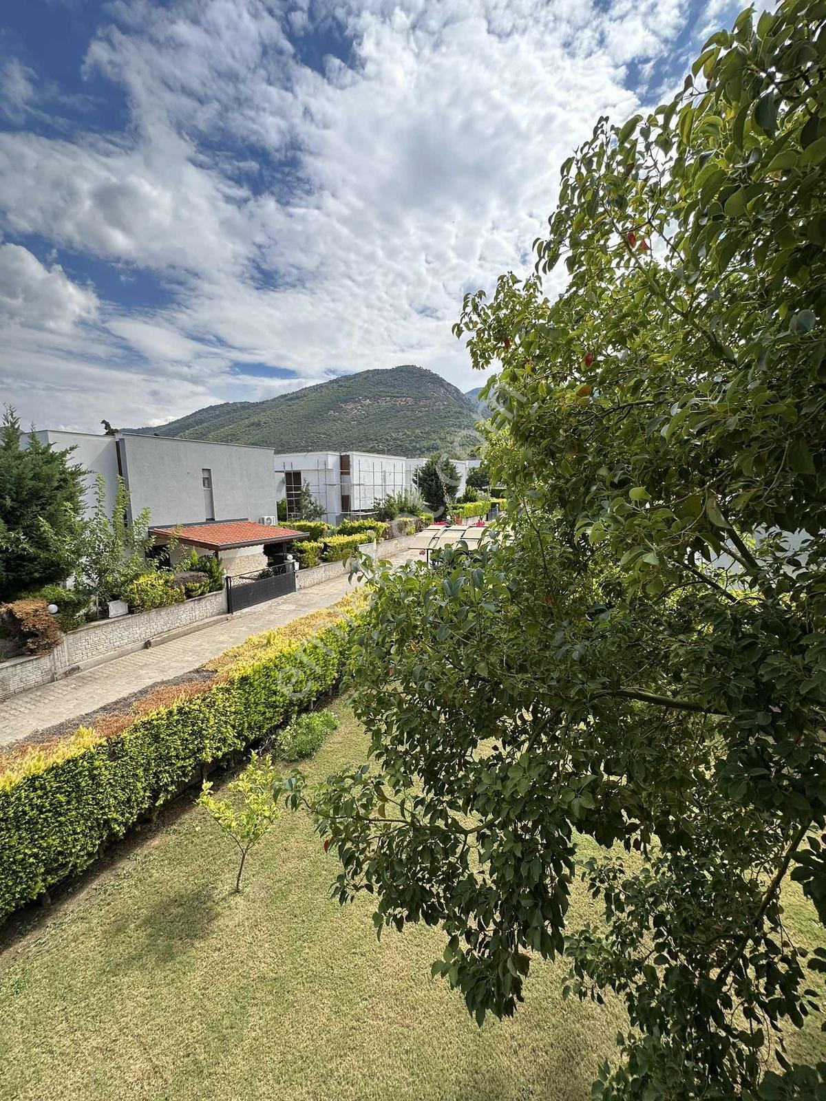 Güzelçamlı'da 600 M2 Bahçeli 5+1 Satılık Villa — fotoğraf 27