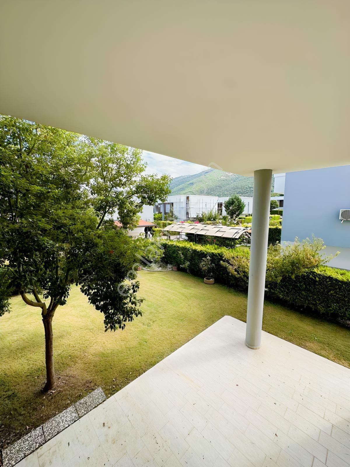 Güzelçamlı'da 600 M2 Bahçeli 5+1 Satılık Villa — fotoğraf 31