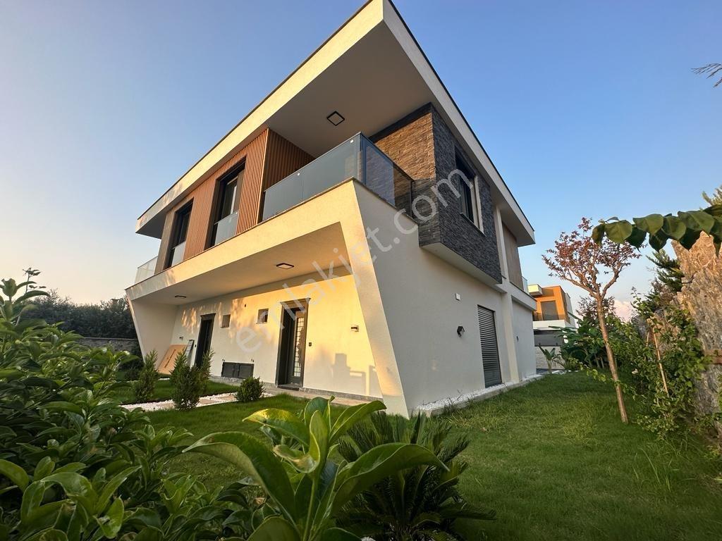 Yönter Emlaktan Kuşadası Güzelçamlıda Satılık Sıfır Villa