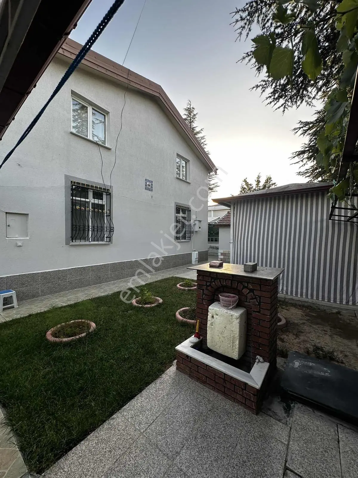 Erenköy Mah / 2 Katlı Geniş Bahçeli Müstakil Ev / 6+2 Garajlı