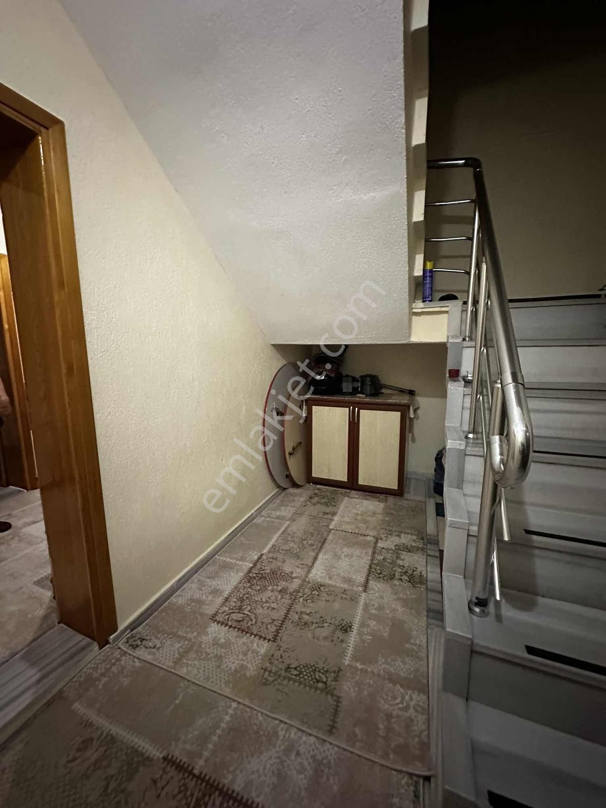 Erenköy Mah / 2 Katlı Geniş Bahçeli Müstakil Ev / 6+2 Garajlı — fotoğraf 5