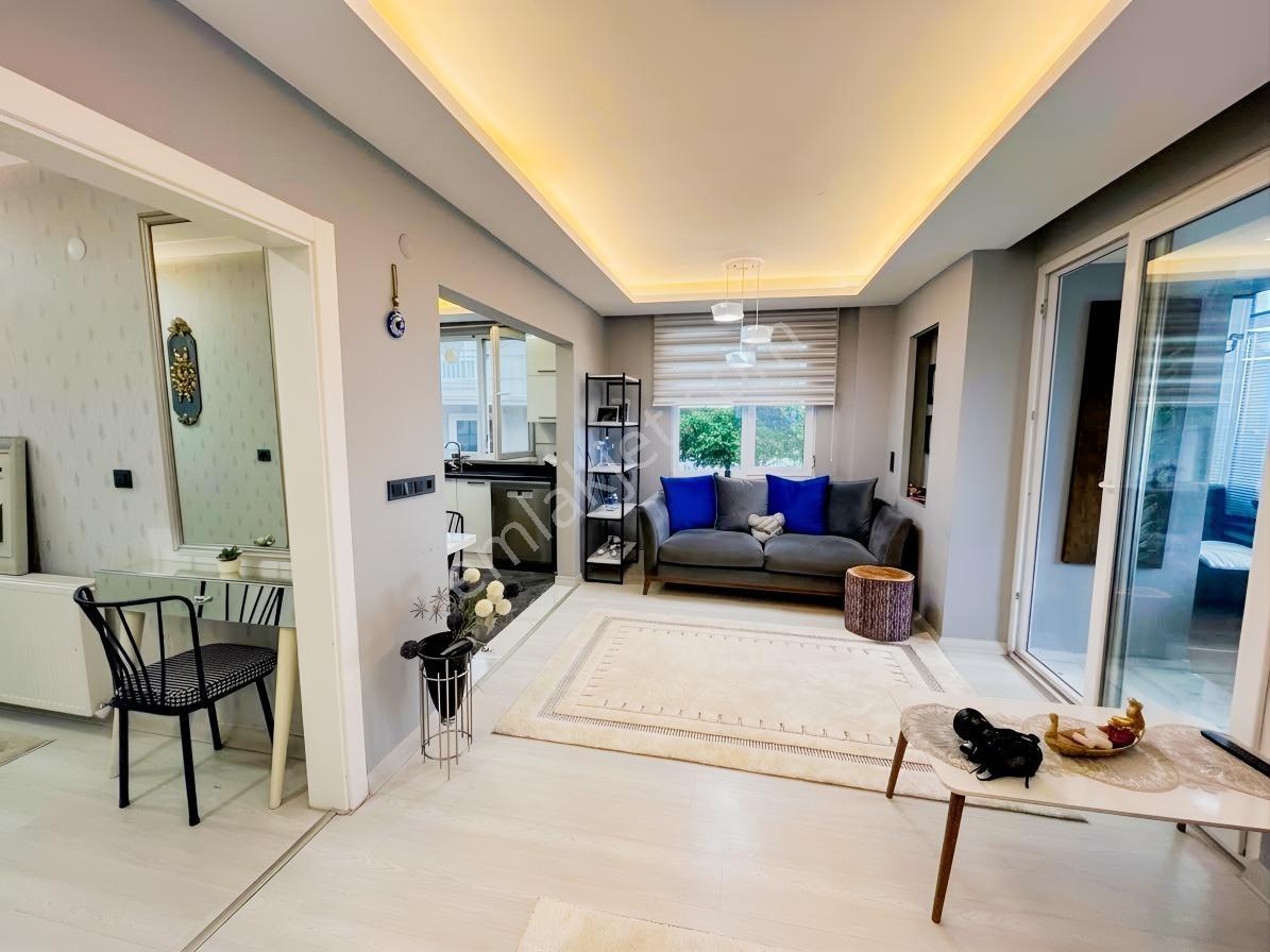 Kirazlimanı'nda Deniz Manzaralı | 120 M² Geniş 3+1 Satılık Daire — fotoğraf 6