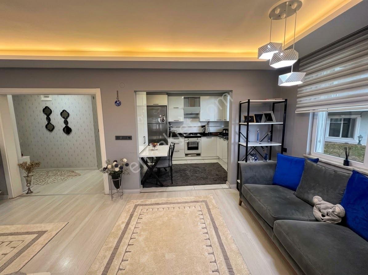 Kirazlimanı'nda Deniz Manzaralı | 120 M² Geniş 3+1 Satılık Daire — fotoğraf 7