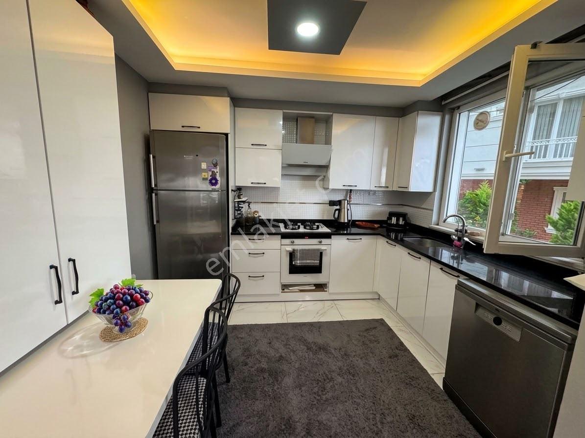 Kirazlimanı'nda Deniz Manzaralı | 120 M² Geniş 3+1 Satılık Daire — fotoğraf 9