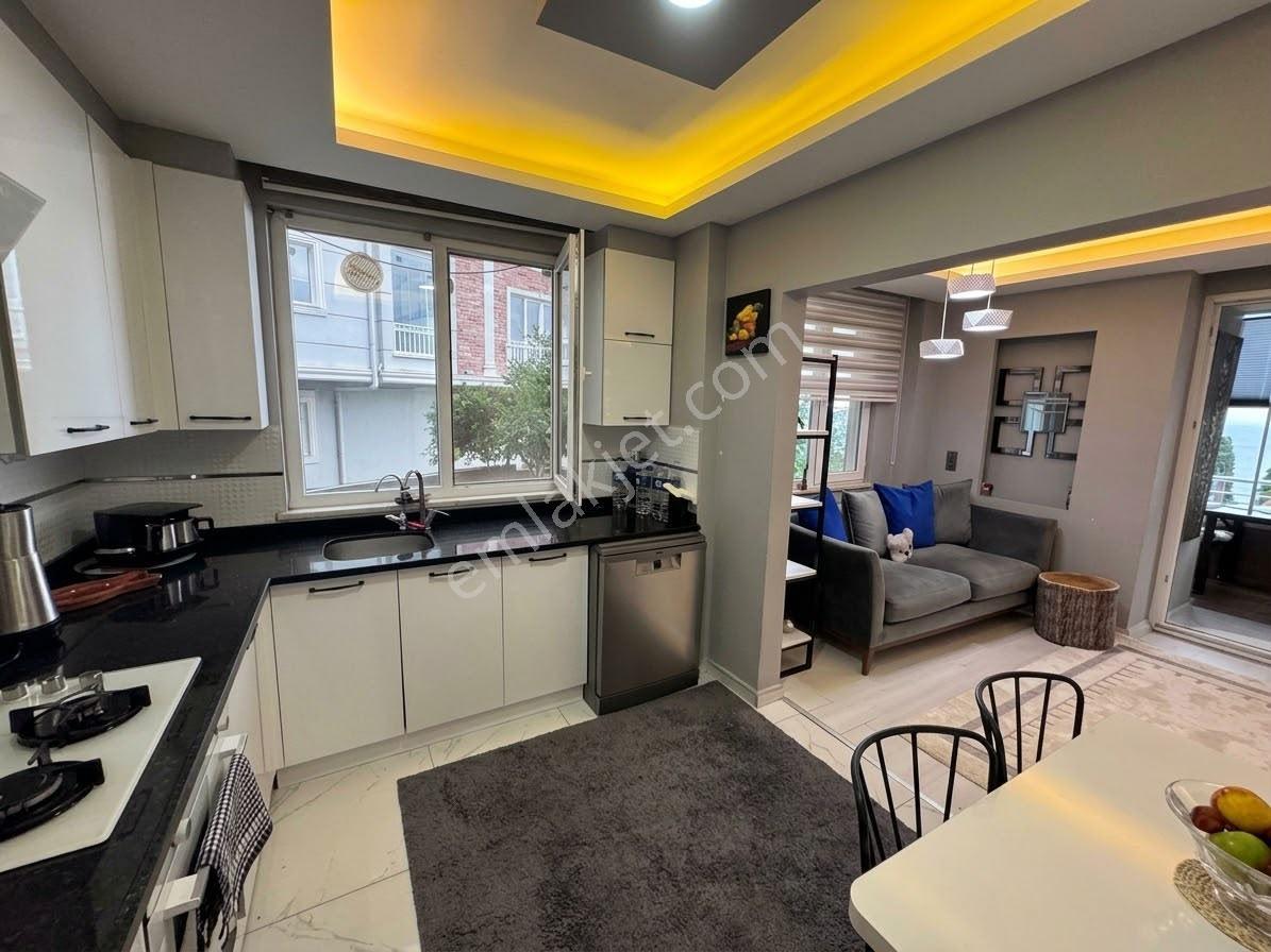 Kirazlimanı'nda Deniz Manzaralı | 120 M² Geniş 3+1 Satılık Daire — fotoğraf 10