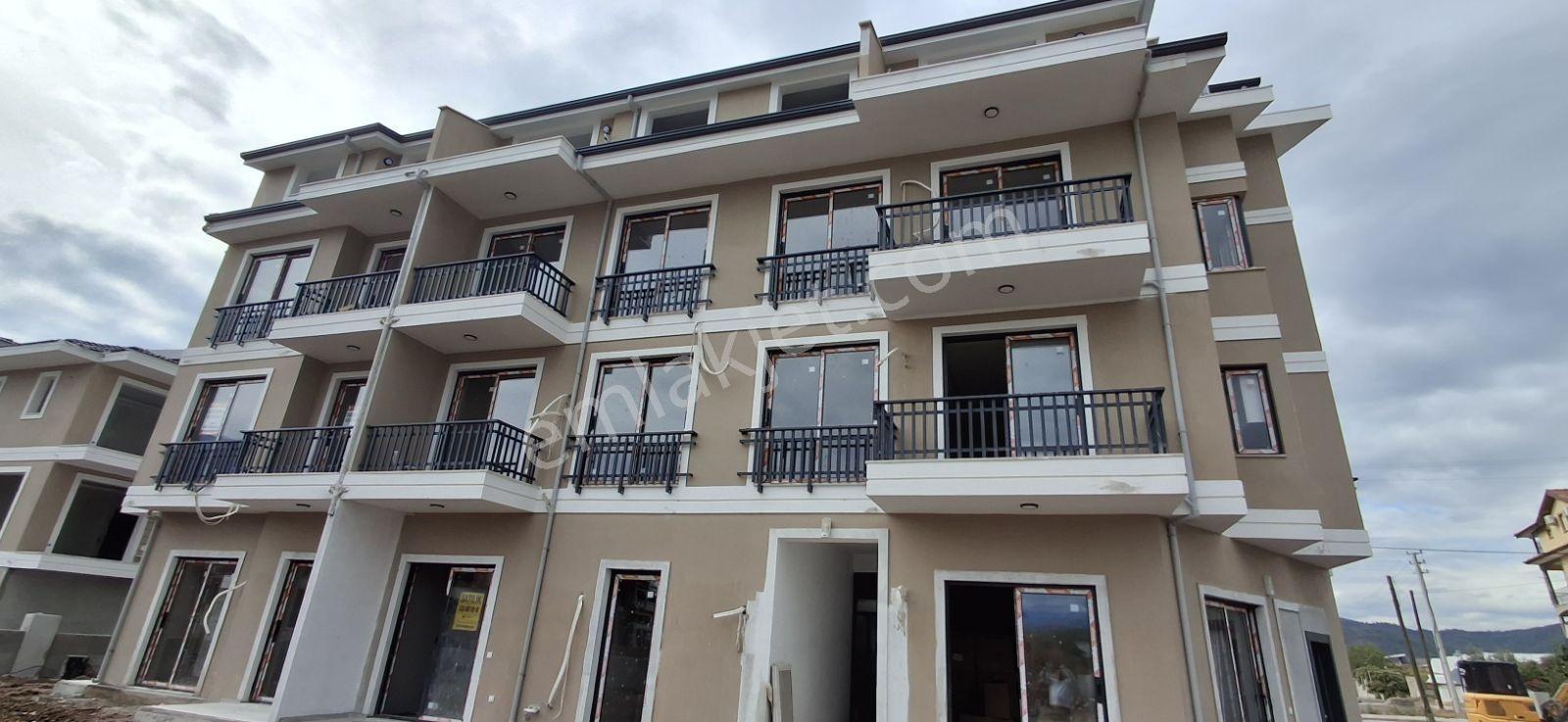 Çamköy Mahallesinde Ana Cadde Üzerinde Satılık 2+1 Daire — fotoğraf 2
