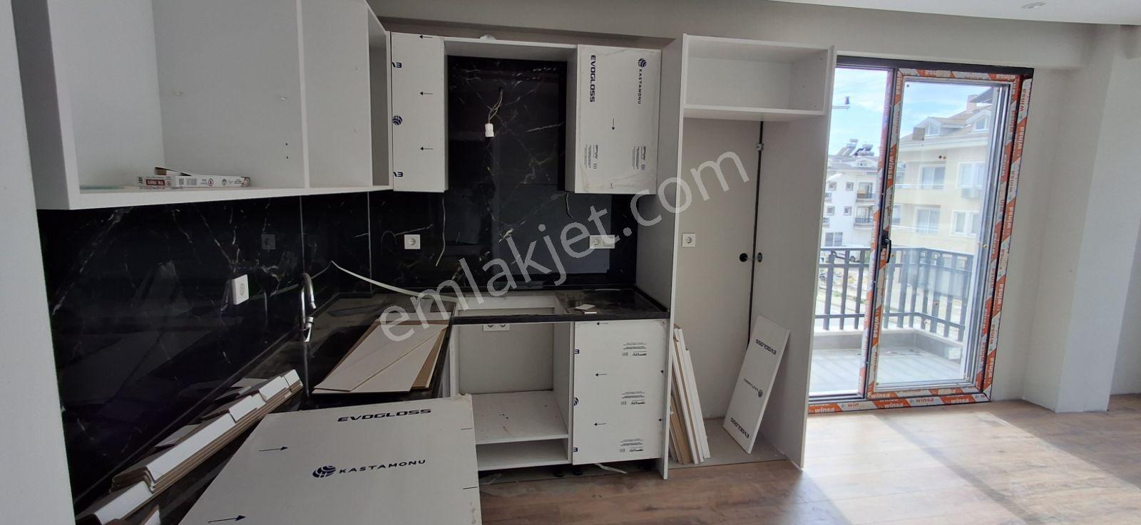 Çamköy Mahallesinde Ana Cadde Üzerinde Satılık 2+1 Daire — fotoğraf 6