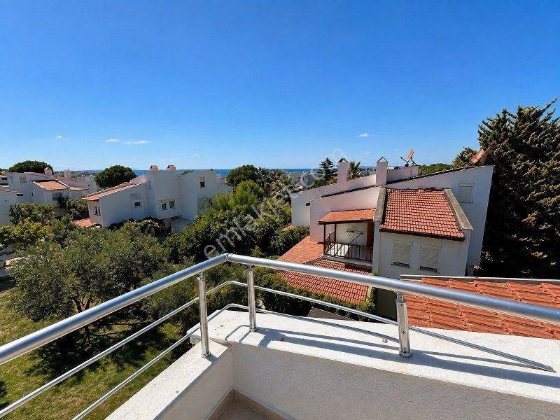 İzmir Çeşme Ovacık Denize Sıfır Nezih Site İçinde Satılık Villa — fotoğraf 17