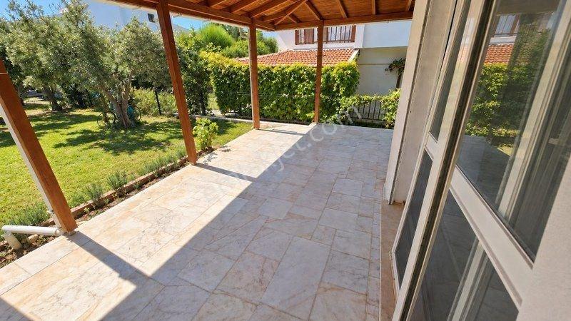 İzmir Çeşme Ovacık Denize Sıfır Nezih Site İçinde Satılık Villa — fotoğraf 18