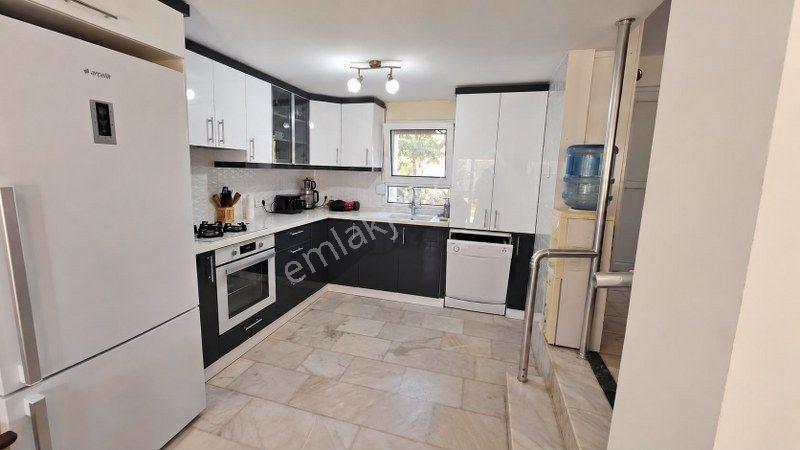 İzmir Çeşme Ovacık Denize Sıfır Nezih Site İçinde Satılık Villa — fotoğraf 20