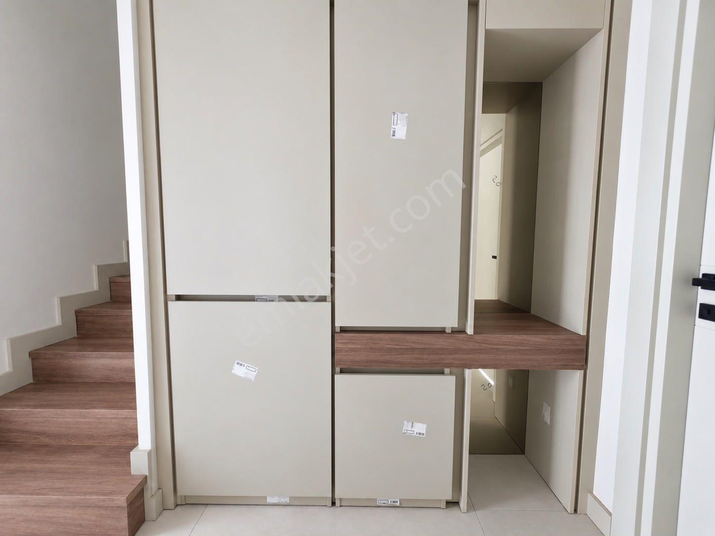 Serhat Özgüner'den K.otoparklı Sitede 3+1 Dubleks Daıre — fotoğraf 14