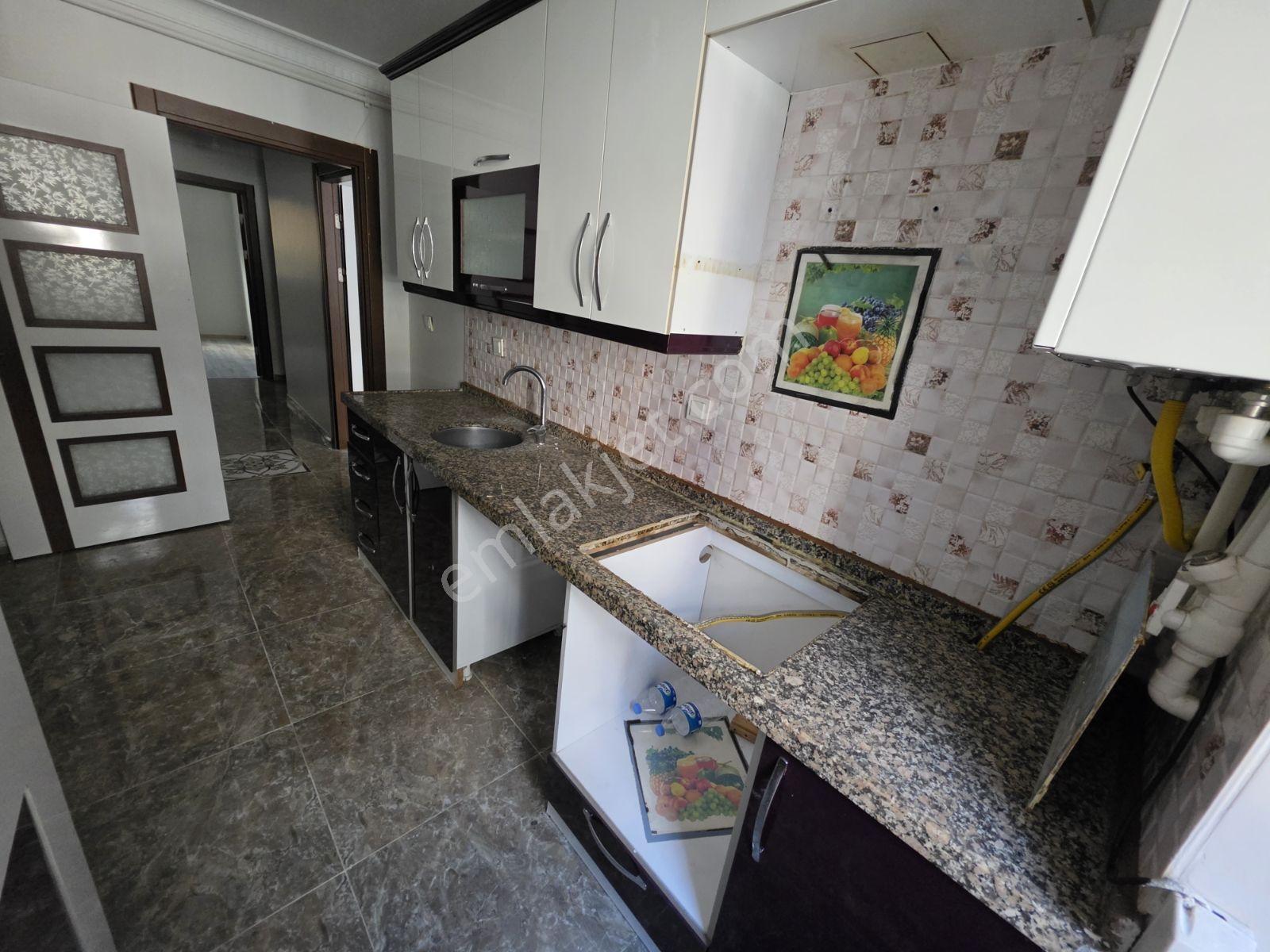 Satılık 2+1 Ön Cephe Yüksek Camlı Giriş Gibi Bahçe Katı