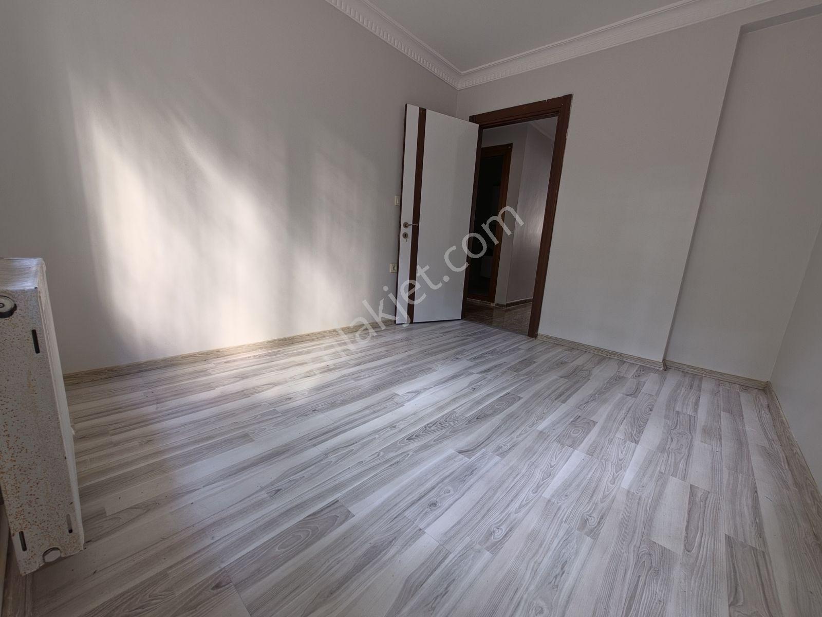 Satılık 2+1 Ön Cephe Yüksek Camlı Giriş Gibi Bahçe Katı — fotoğraf 8