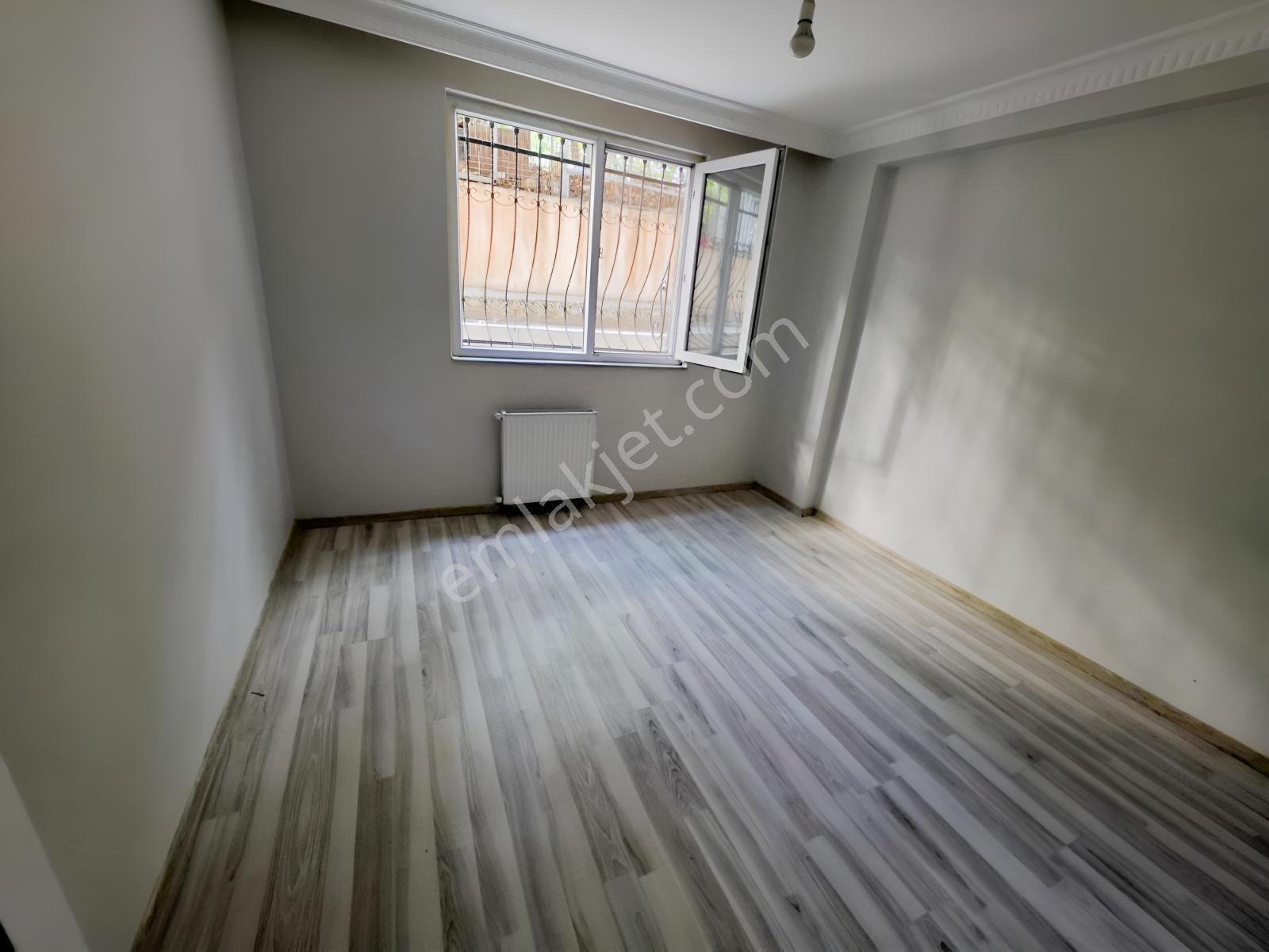 Satılık 2+1 Ön Cephe Yüksek Camlı Giriş Gibi Bahçe Katı — fotoğraf 9