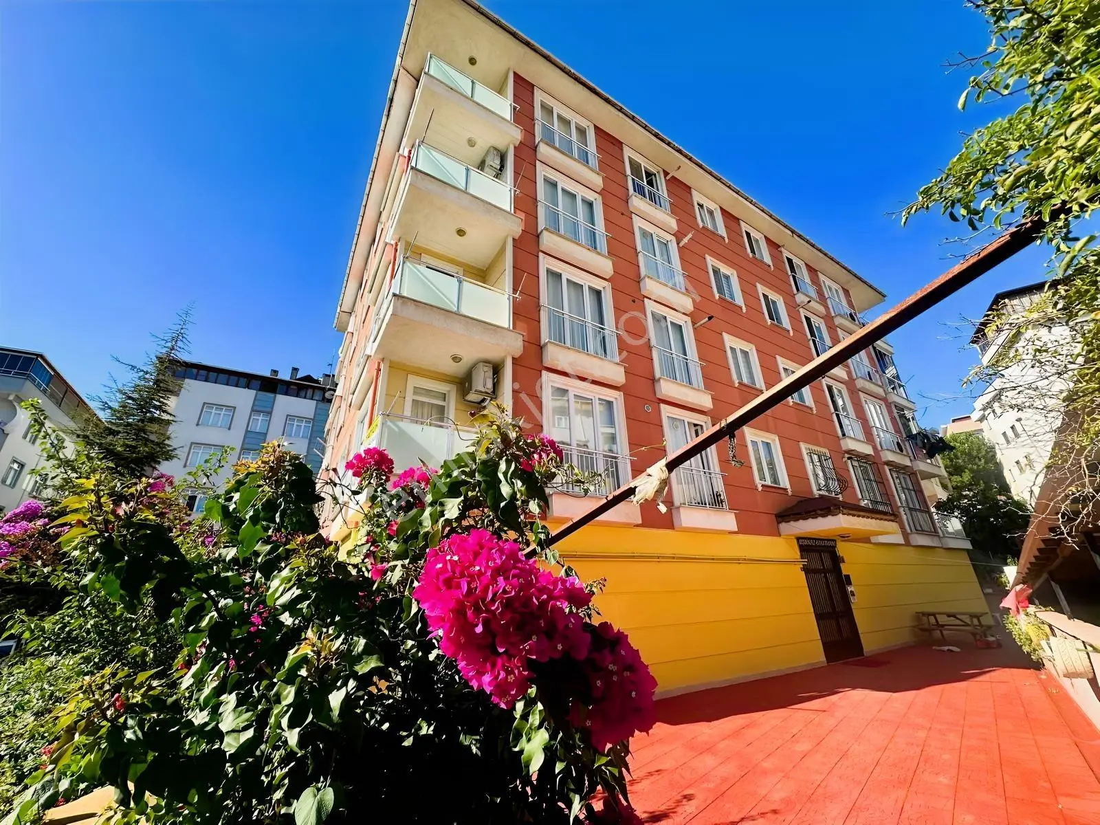Tuzla Aydıntepe Mah Merkezde 2+1 Arakat K.otoparklı