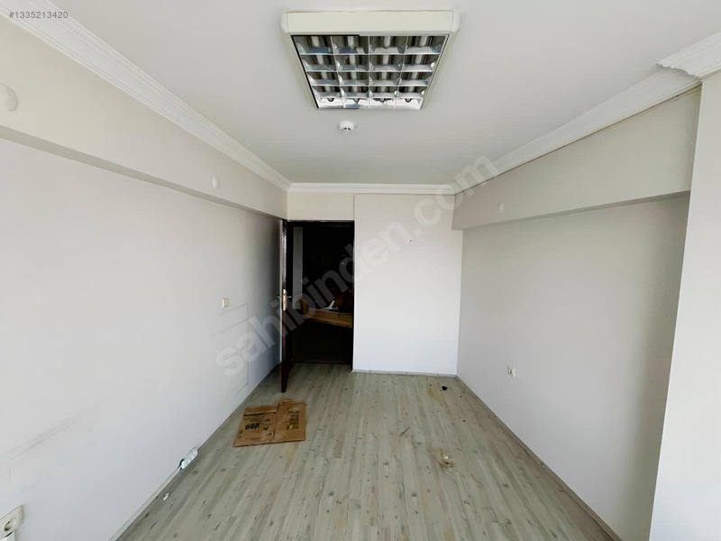 Kardeşler Emlaktan Gazicaddesi Belediyeişmerkezi Ofis Acilsatlık — fotoğraf 4