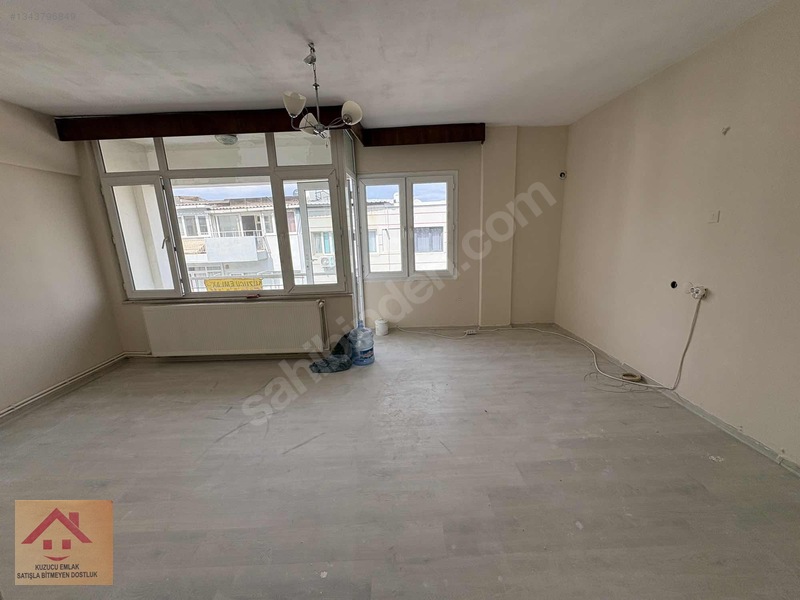 Tarihi Asansöre 5 Dk Cadde Üzeri 2+1 Kiralik Daire — fotoğraf 4