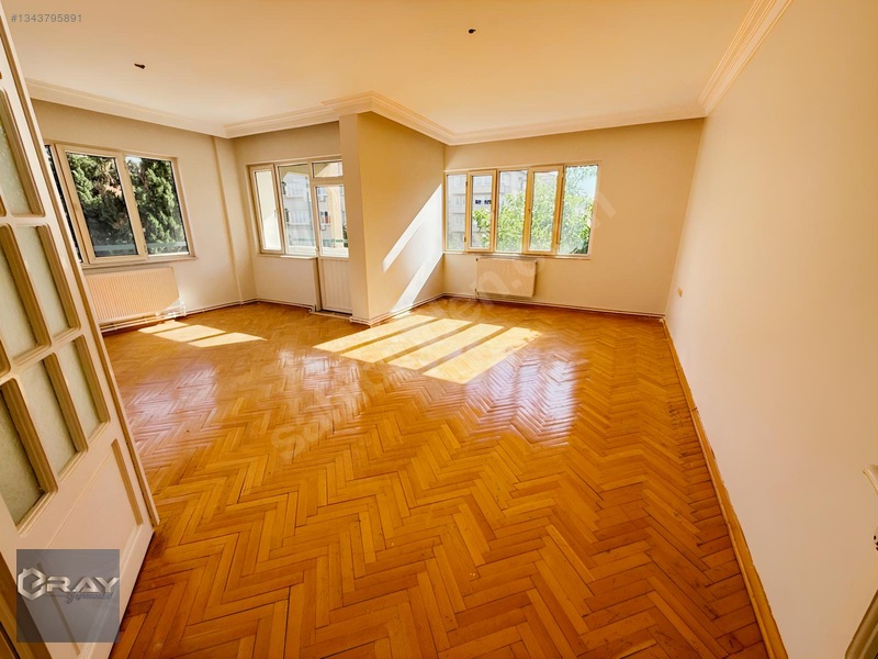 Binevlerde Ana Cadde Üzerinde Ara Kat Bakımlı 3+1 Kiralık Daire