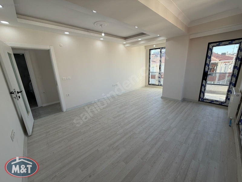 Güngören'de Sıfır Binada 3+1 4. Katta Köşe Başı Satılık Daire — fotoğraf 3