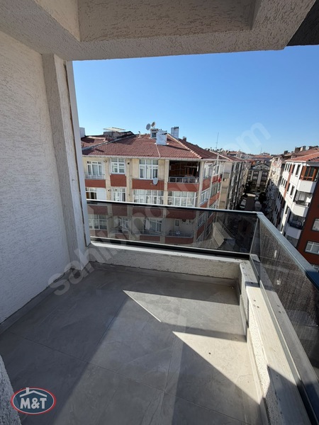 Güngören'de Sıfır Binada 3+1 4. Katta Köşe Başı Satılık Daire — fotoğraf 4