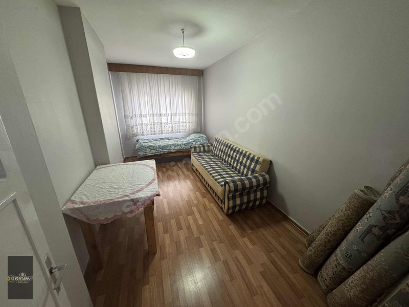 Ortam Emlak'tan Kiralık Çarşı Merkezde Eşyalı 3+1 Daire — fotoğraf 17
