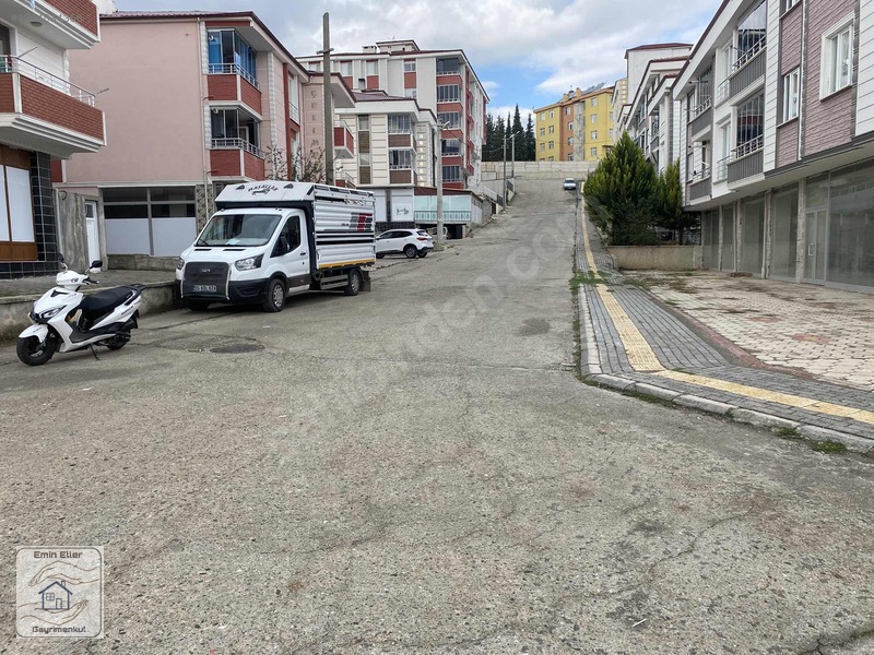 Emineller Emlak Kiralık İşyeri — fotoğraf 5