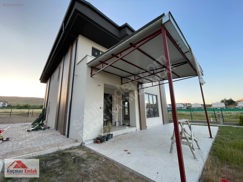 Kaçmaz Emlak'tan Hilalkent'te Satılık Fırsat Lüks Villa ! — fotoğraf 2