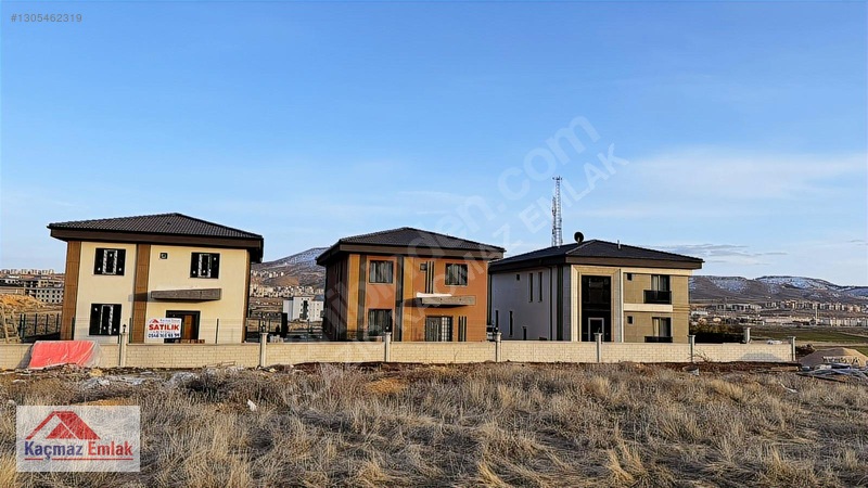 Kaçmaz Emlak'tan Hilalkent'te Satılık Fırsat Lüks Villa ! — fotoğraf 5