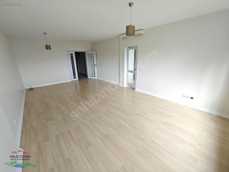 Bahçeşehir Merkezde Bakımlı B Tipi 3+1 Kiralık Daire — fotoğraf 4