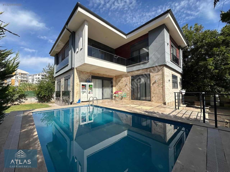 Döşemealtı Bahçeyaka'da Atatürk Cad. 100 Mt Yakınında 4+1 Villa