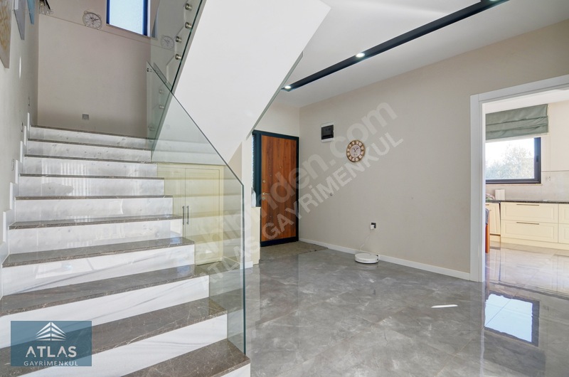 Döşemealtı Bahçeyaka'da Atatürk Cad. 100 Mt Yakınında 4+1 Villa — fotoğraf 13
