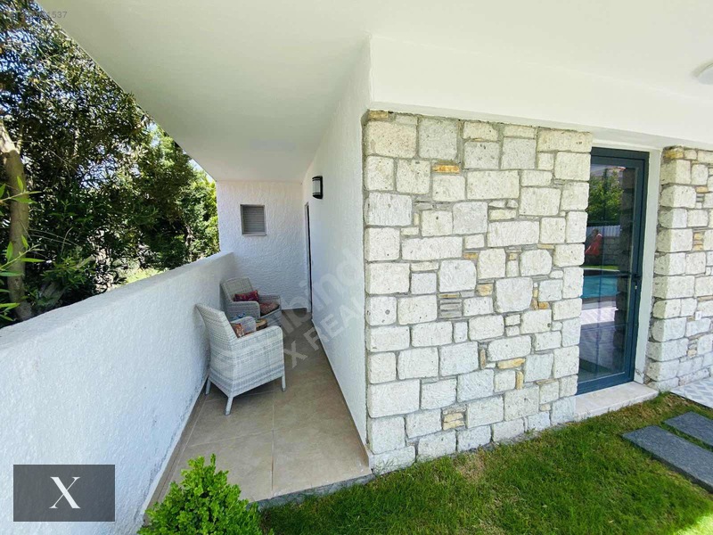 Alaçatı Sakızlar | 350 M² Havuzlu Lüks Villa | Müştemilatlı — fotoğraf 7