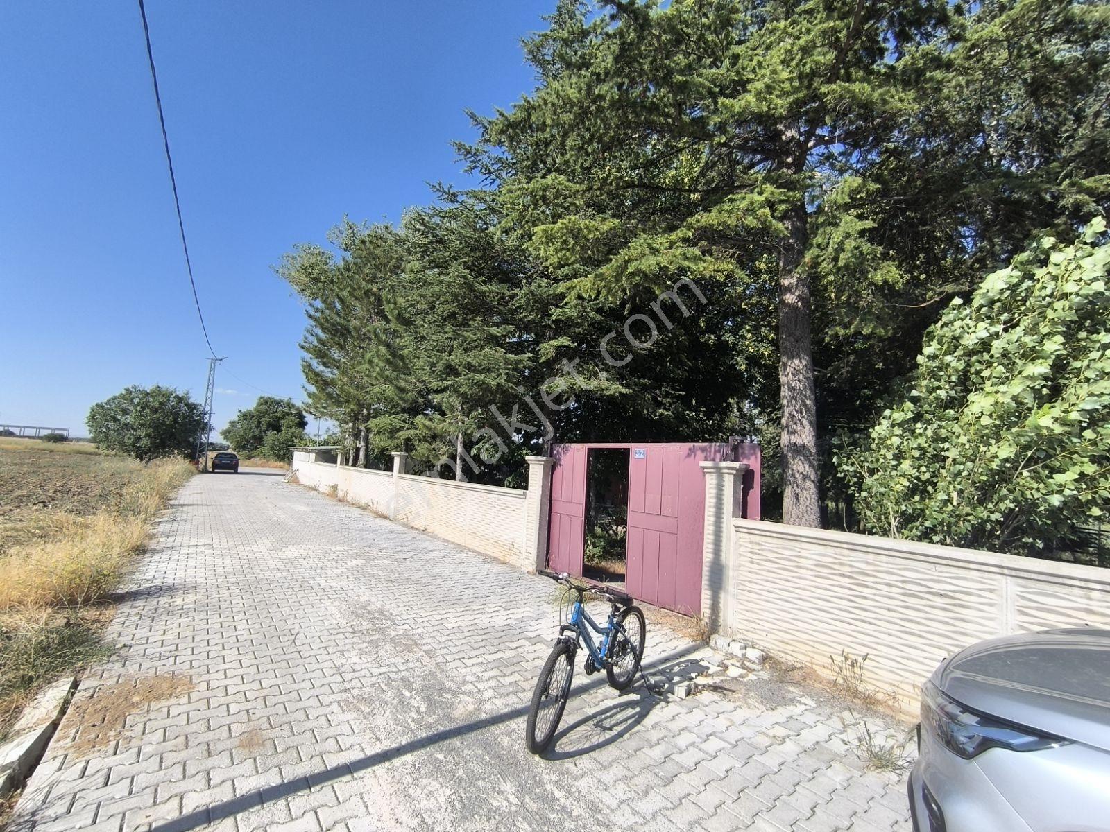İstanbul Yoluna 500m Mesafede Bağ Evi — fotoğraf 4