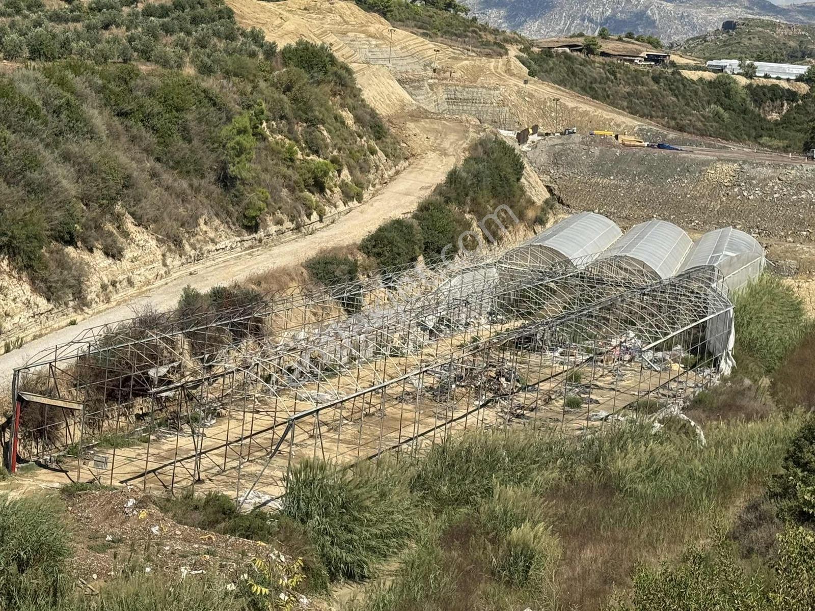Manavgat Aşağıışıklar'da Satılık Tek Tapu Tarla Ve Sera