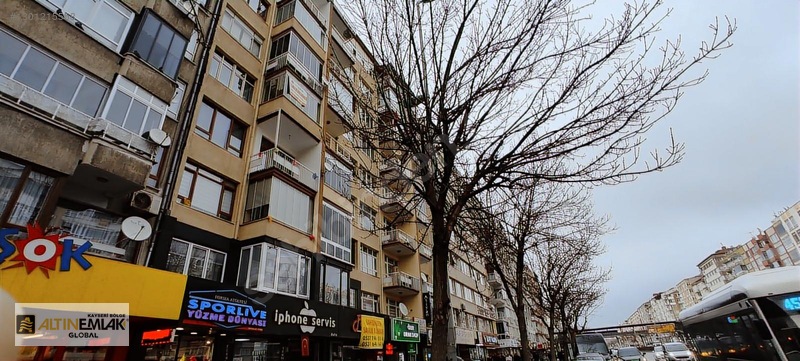 Altın Emlak // Sivas Caddes'İnde Güzel Konumda Satılık Daire