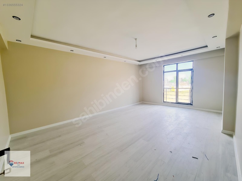 Remax İlke'den Yunusemre'de 3+1 Lüks Kiralık Daire — fotoğraf 4