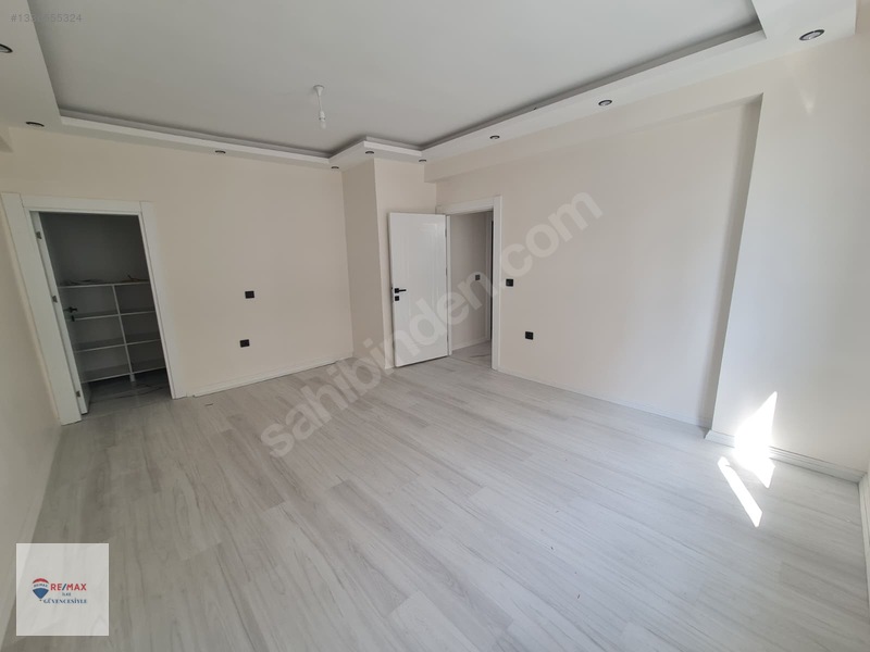 Remax İlke'den Yunusemre'de 3+1 Lüks Kiralık Daire — fotoğraf 5