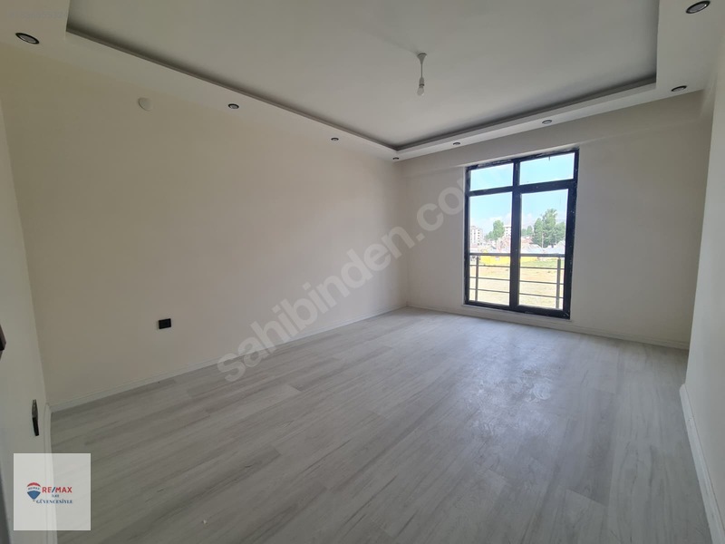 Remax İlke'den Yunusemre'de 3+1 Lüks Kiralık Daire — fotoğraf 7