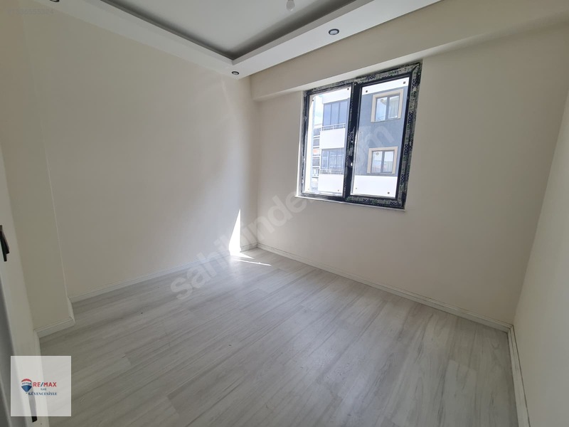Remax İlke'den Yunusemre'de 3+1 Lüks Kiralık Daire — fotoğraf 8