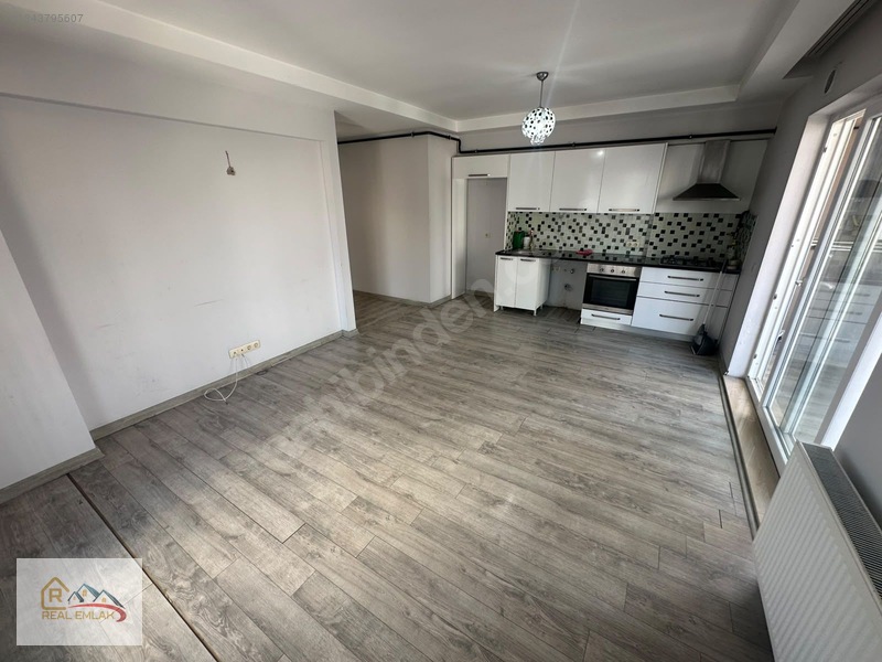 Barajyolu Adana Koleji Yanı 2+1 Ç.banyolu D.ğazli Kaçmaz !!! — fotoğraf 2