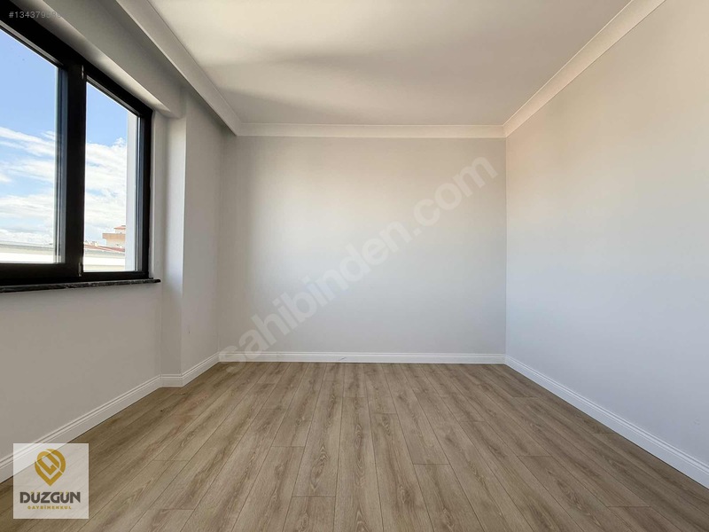 Tuzla Cad. Altı Asansörlü 85 M² Lüks 2+1 Satılık Daire — fotoğraf 3